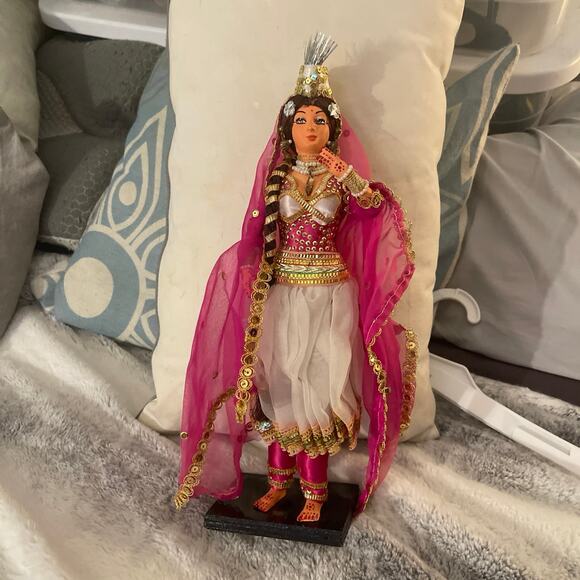 ANTIQUE 1920'S AMRAPALI Indian doll bY MS ARTS Dancer DOLL - Picture 1 of 9